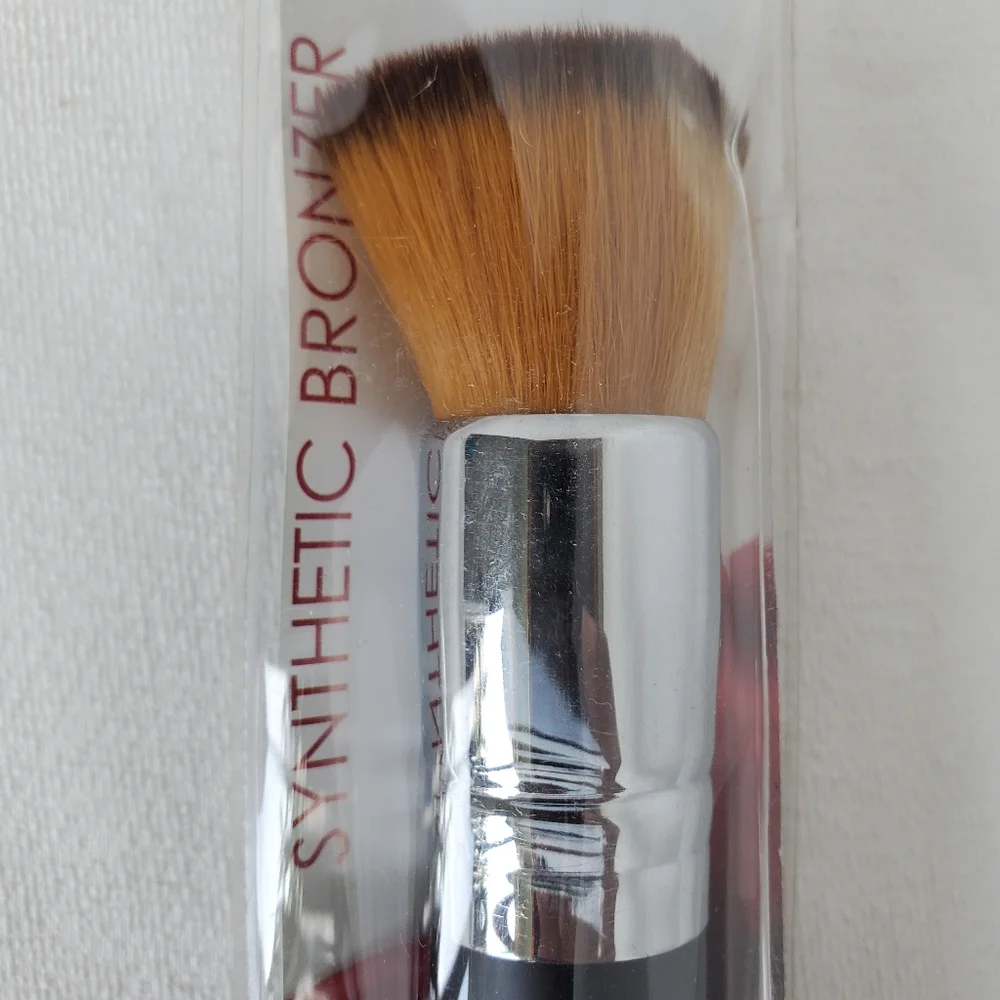 Free With Any Purchase-Royal & Lagnickel Silk Synthetic Bronzer Brush